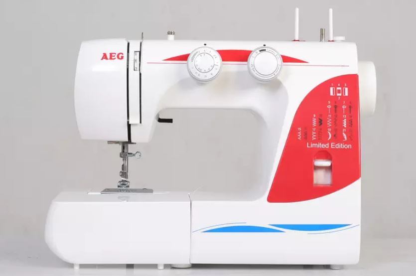 AEG Nähmaschine 124, Rot - B Ware