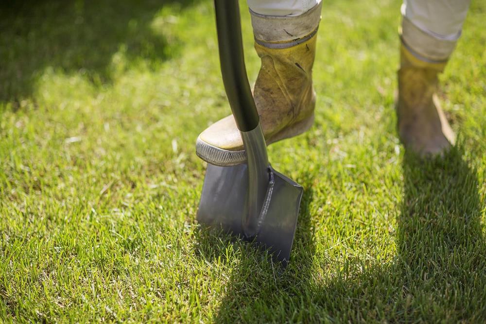 Fiskars Gärtnerspaten 125cm für weiche, steinarme Böden