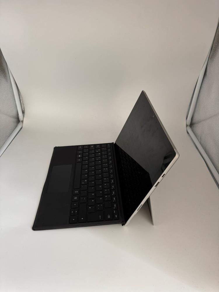 Microsoft Surface Pro7 schwarz  - i5 - 8GB RAM - 256GB SSD